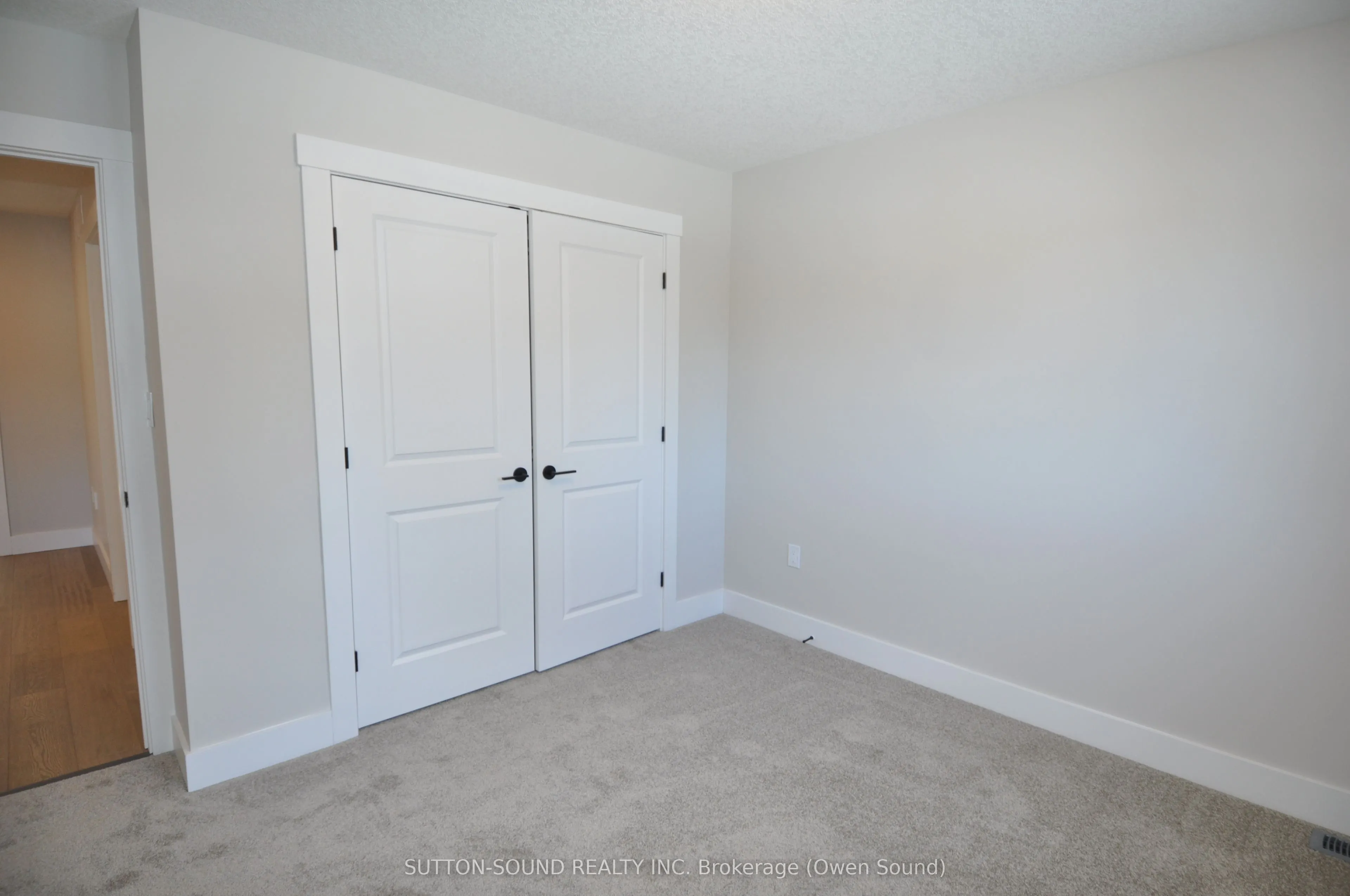 622 8TH Street W