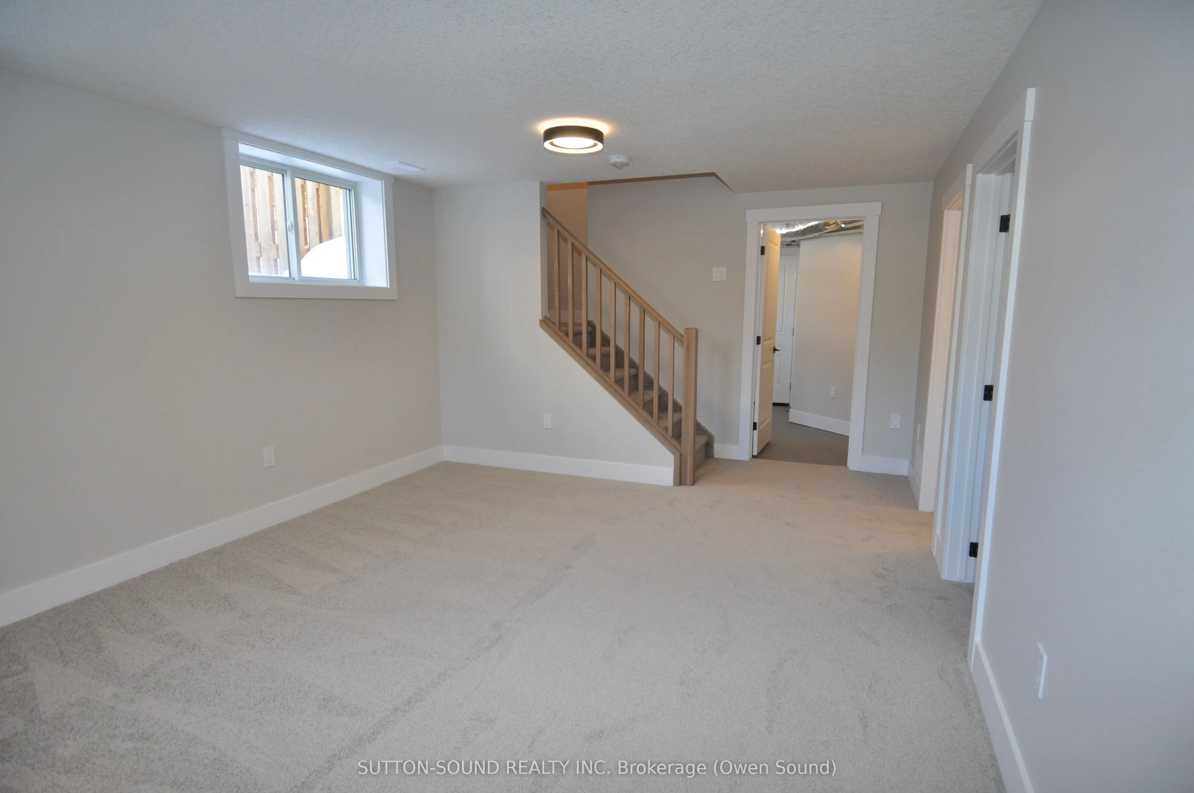 622 8TH Street W
