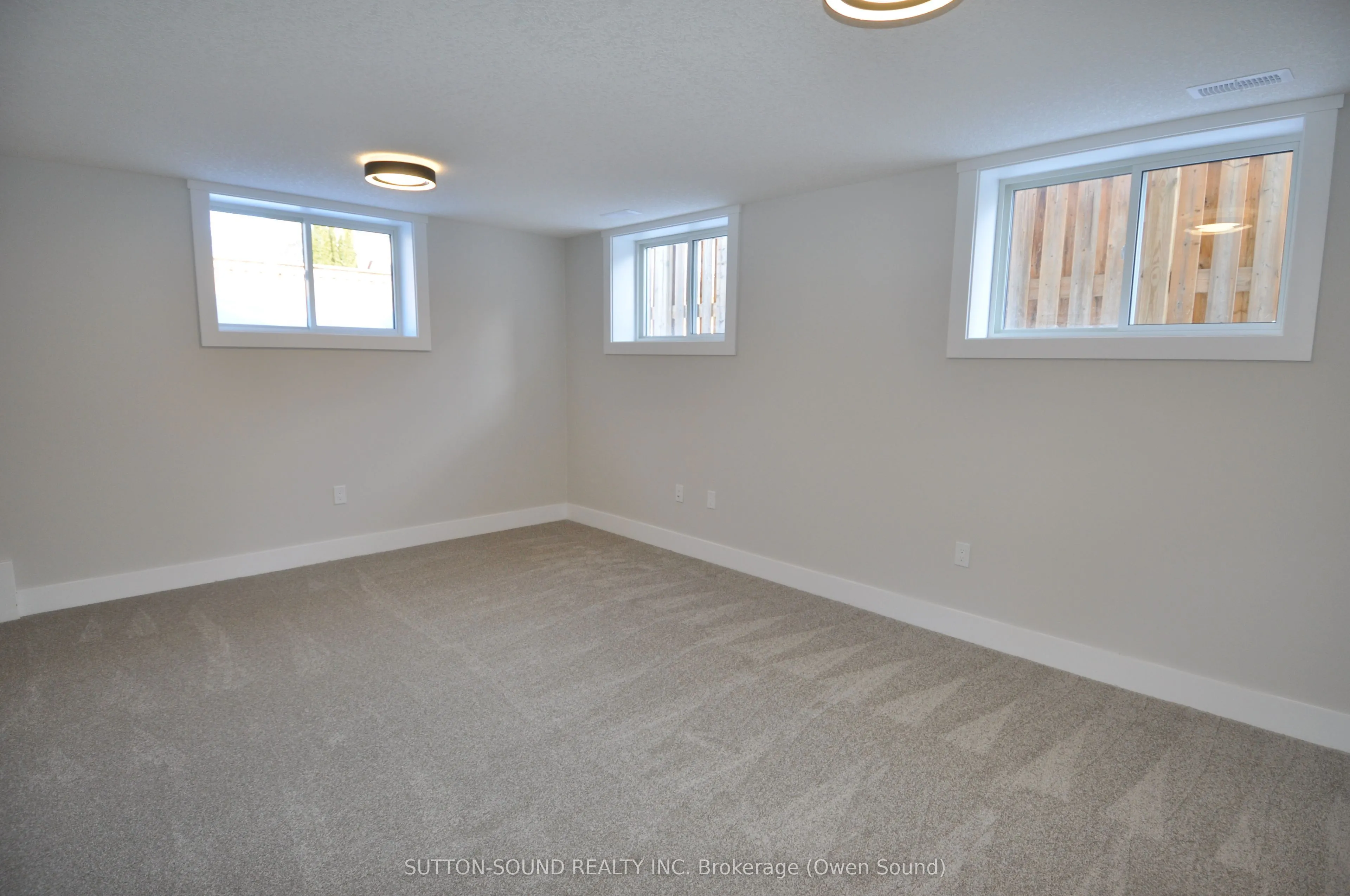 622 8TH Street W