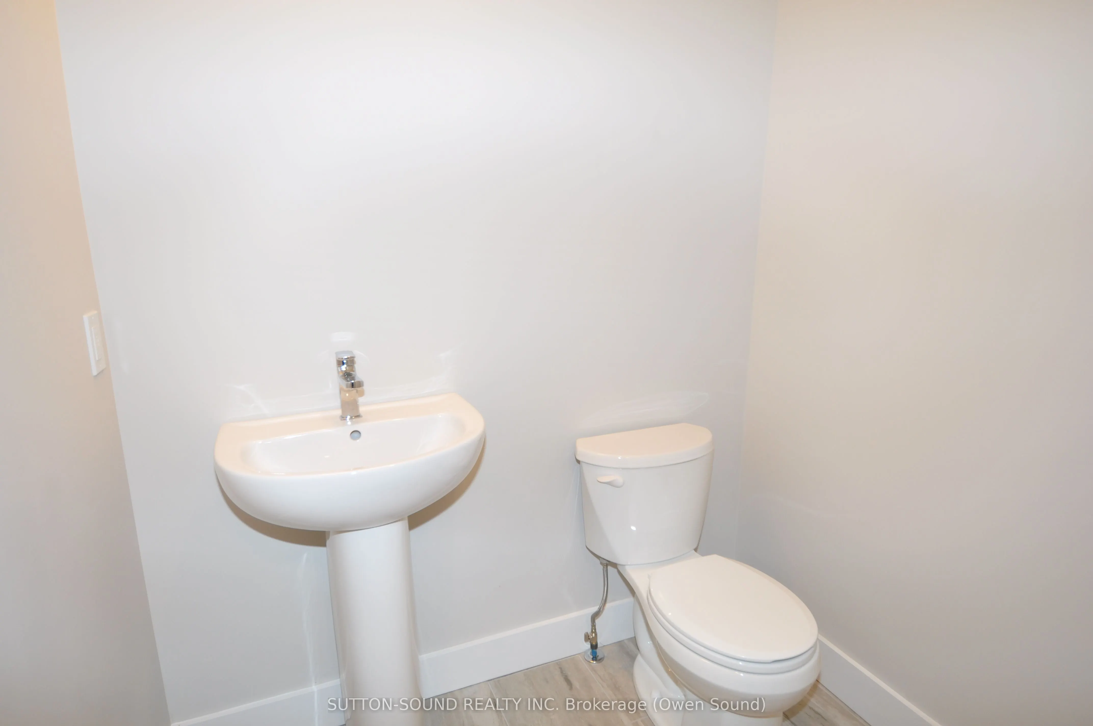 622 8TH Street W