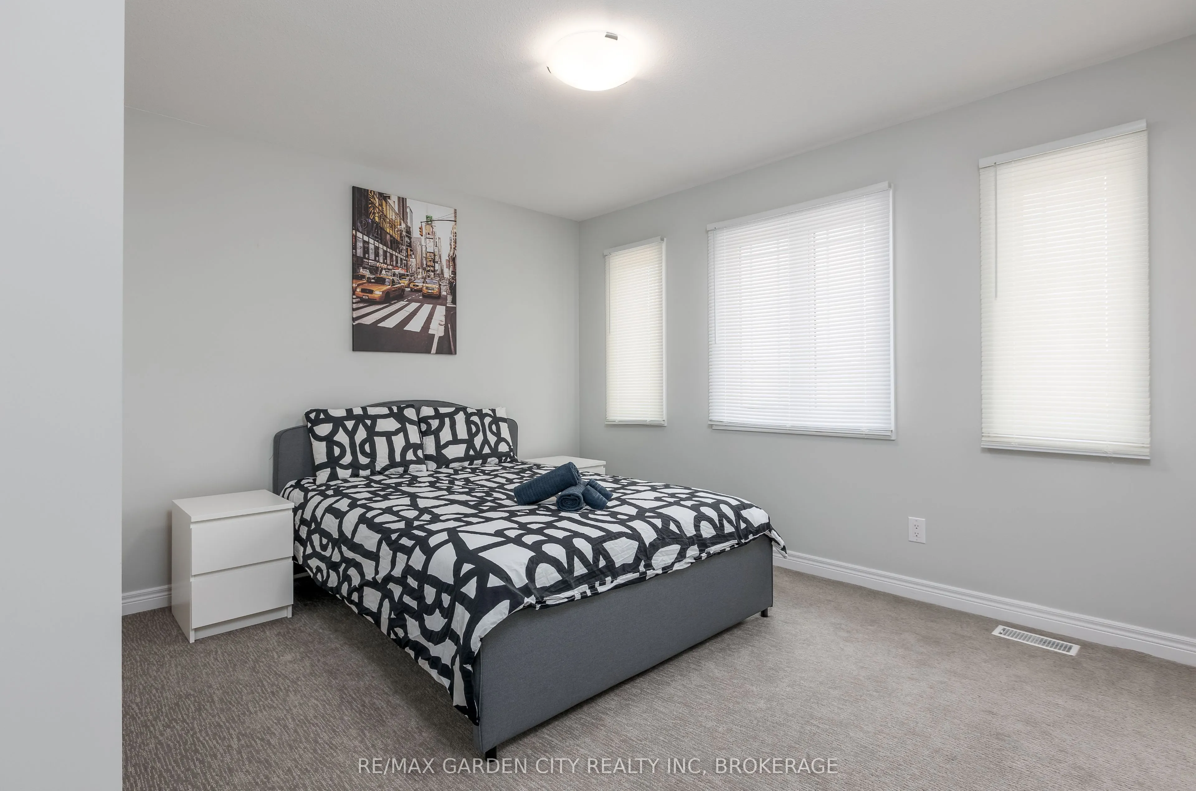 33 Bounty Avenue