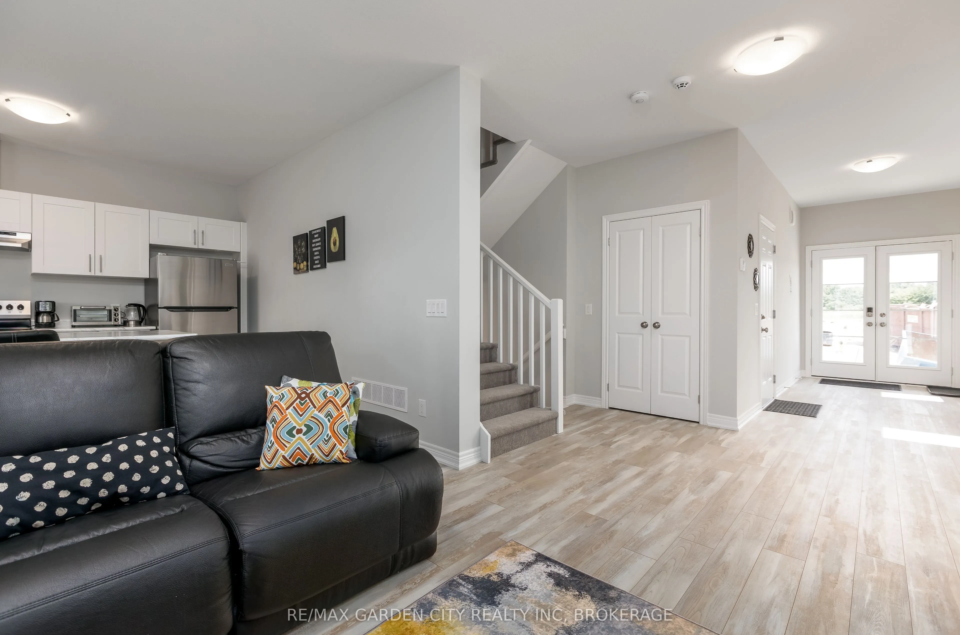 33 Bounty Avenue