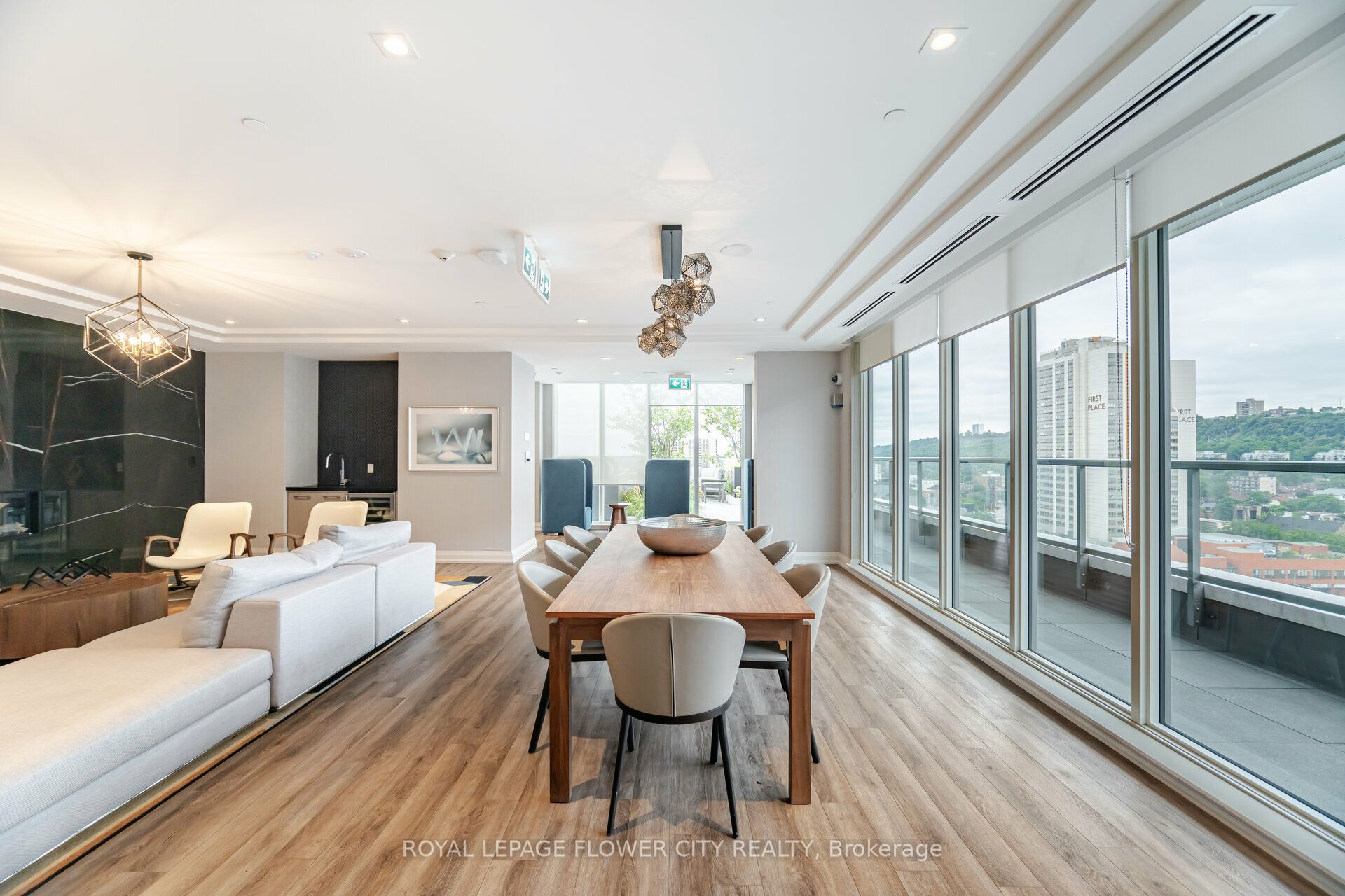 212 King William Street, #604