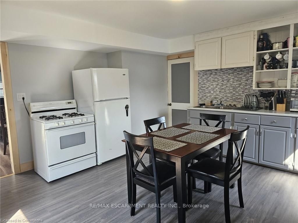 295 Killaly Street E