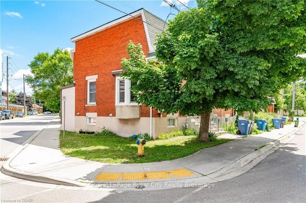 90 NEEVE Street
