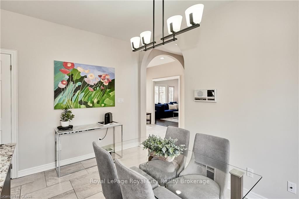 25 MANOR PARK Crescent #7