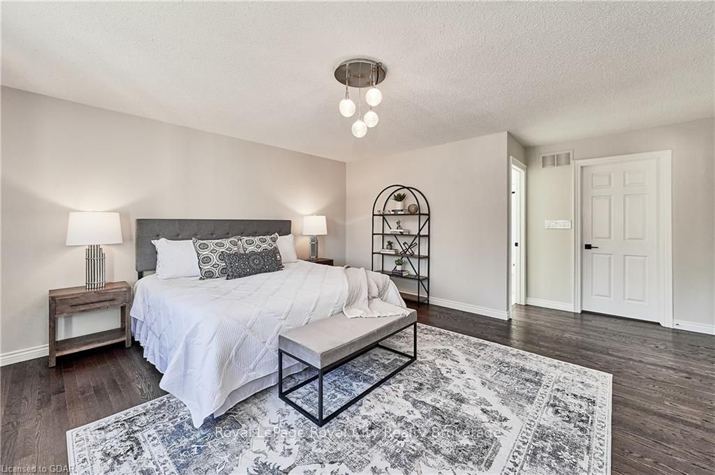 25 MANOR PARK Crescent #7
