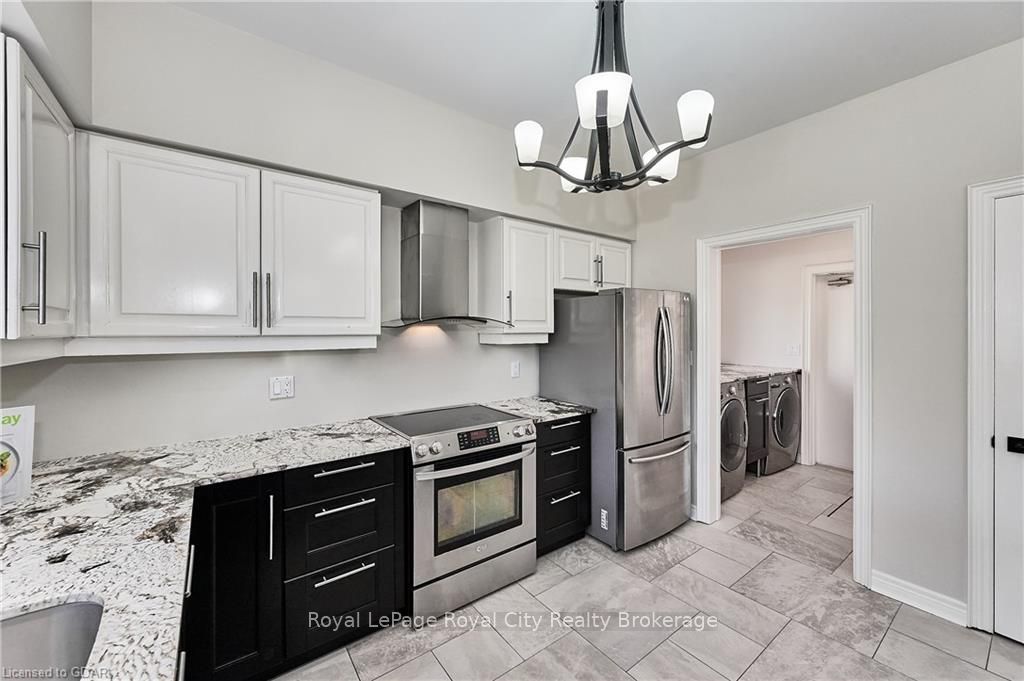 25 MANOR PARK Crescent #7