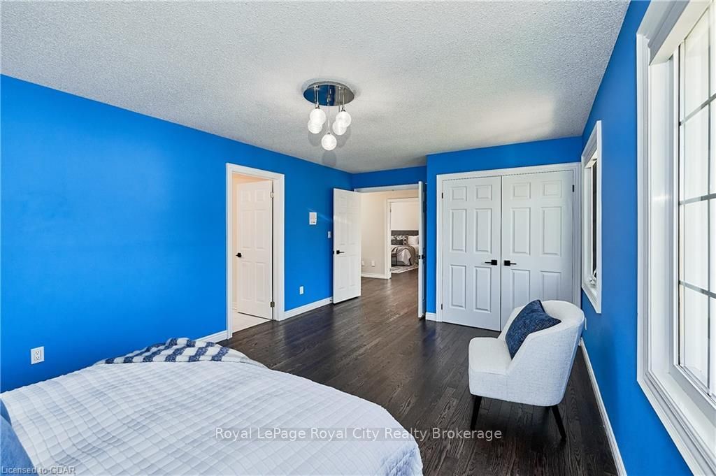 25 MANOR PARK Crescent #7
