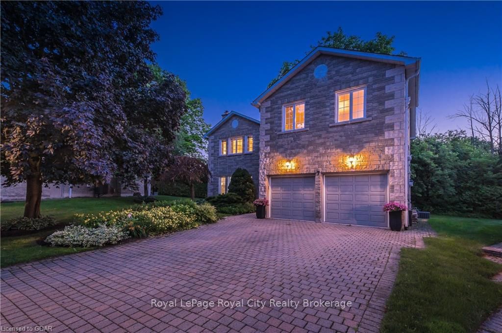 25 MANOR PARK Crescent #7