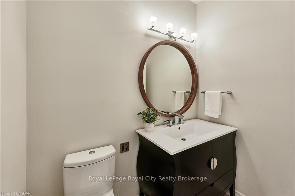 25 MANOR PARK Crescent #7