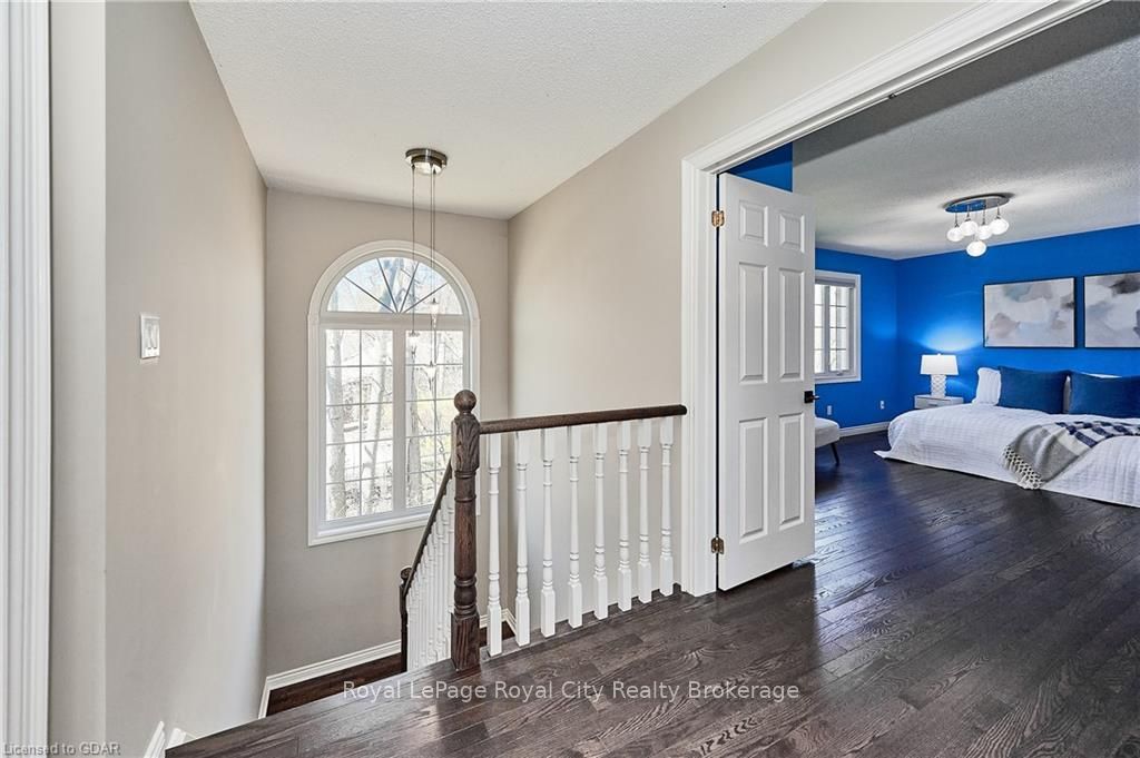 25 MANOR PARK Crescent #7