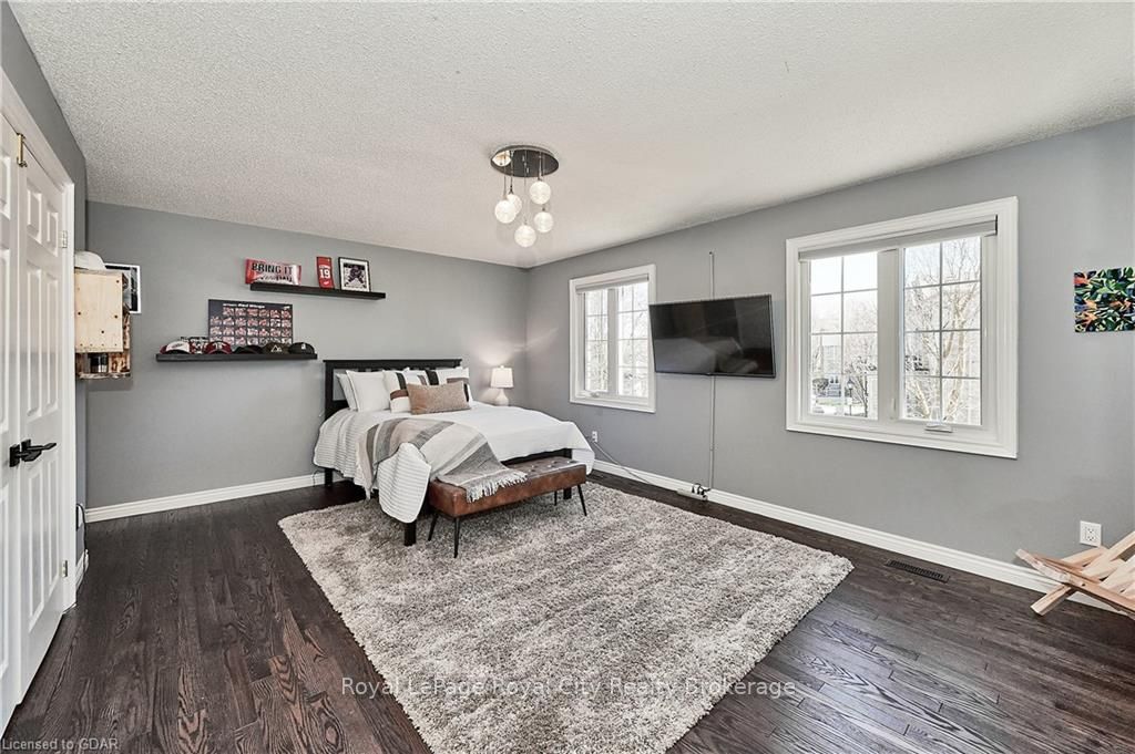 25 MANOR PARK Crescent #7