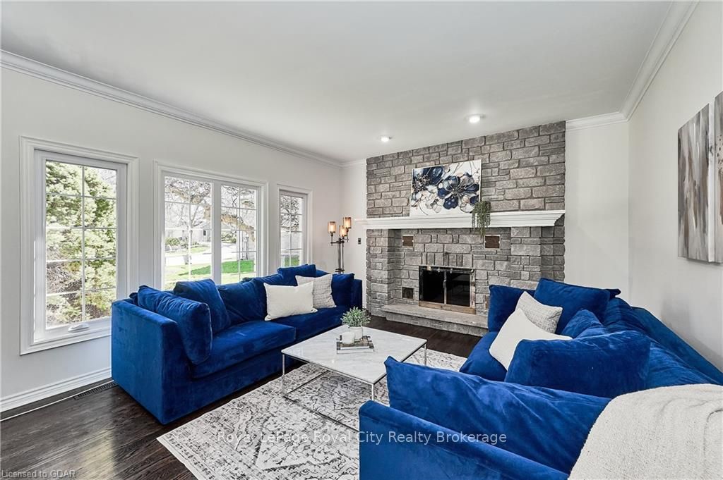 25 MANOR PARK Crescent #7