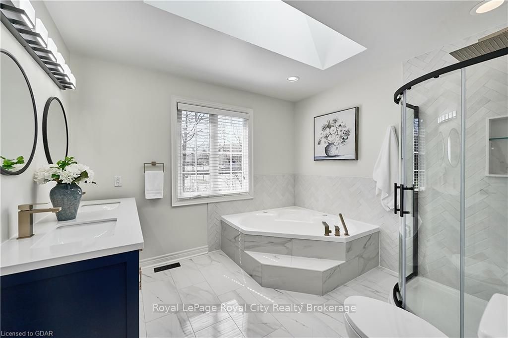 25 MANOR PARK Crescent #7