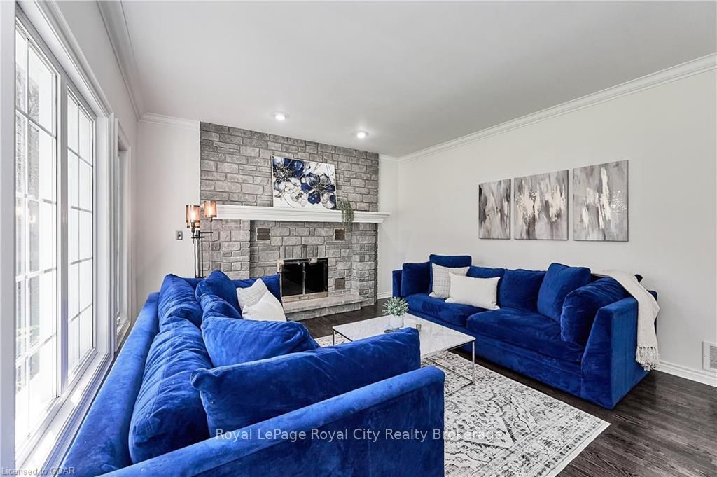 25 MANOR PARK Crescent #7