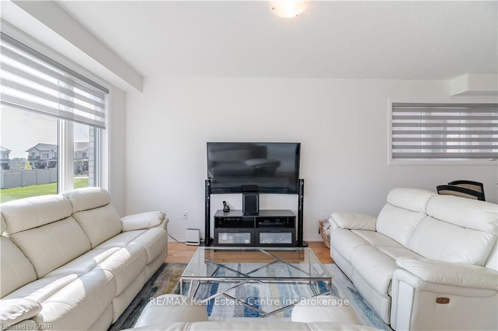 135 FAIREY Crescent