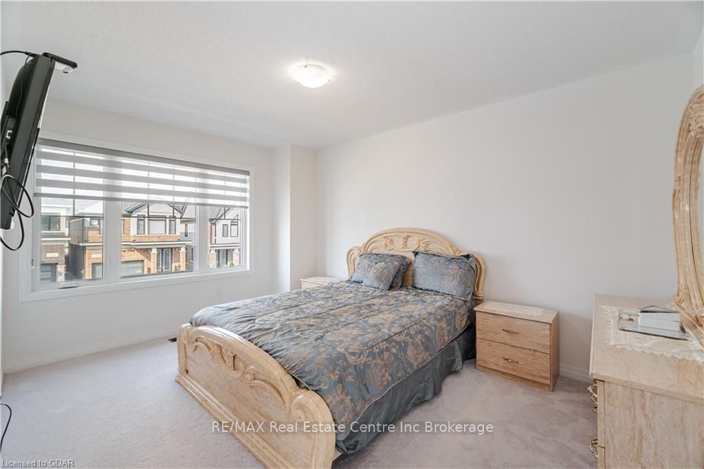 135 FAIREY Crescent