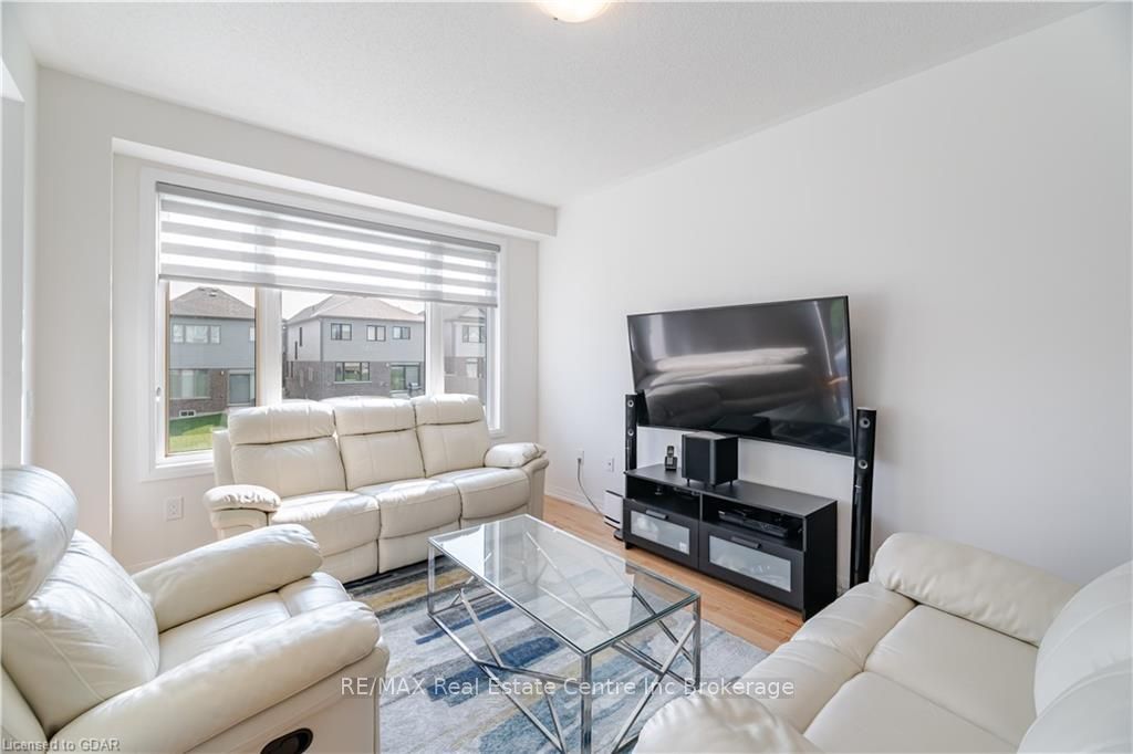 135 FAIREY Crescent
