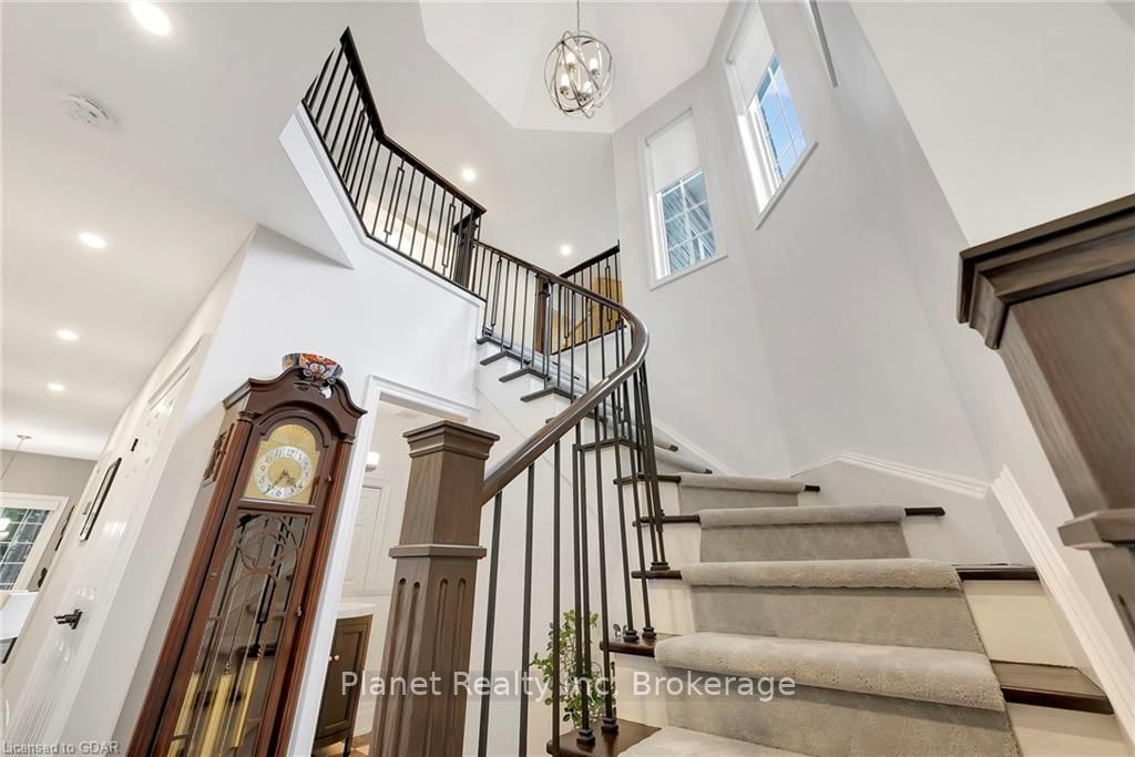 25 MANOR PARK Crescent #11