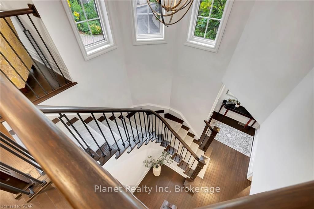 25 MANOR PARK Crescent #11