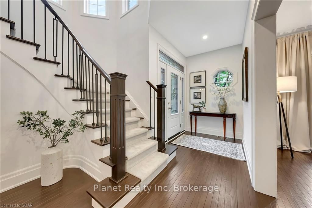25 MANOR PARK Crescent #11