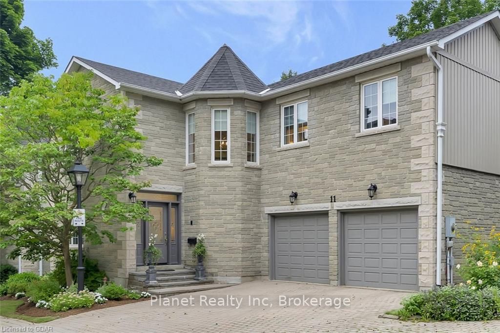 25 MANOR PARK Crescent #11