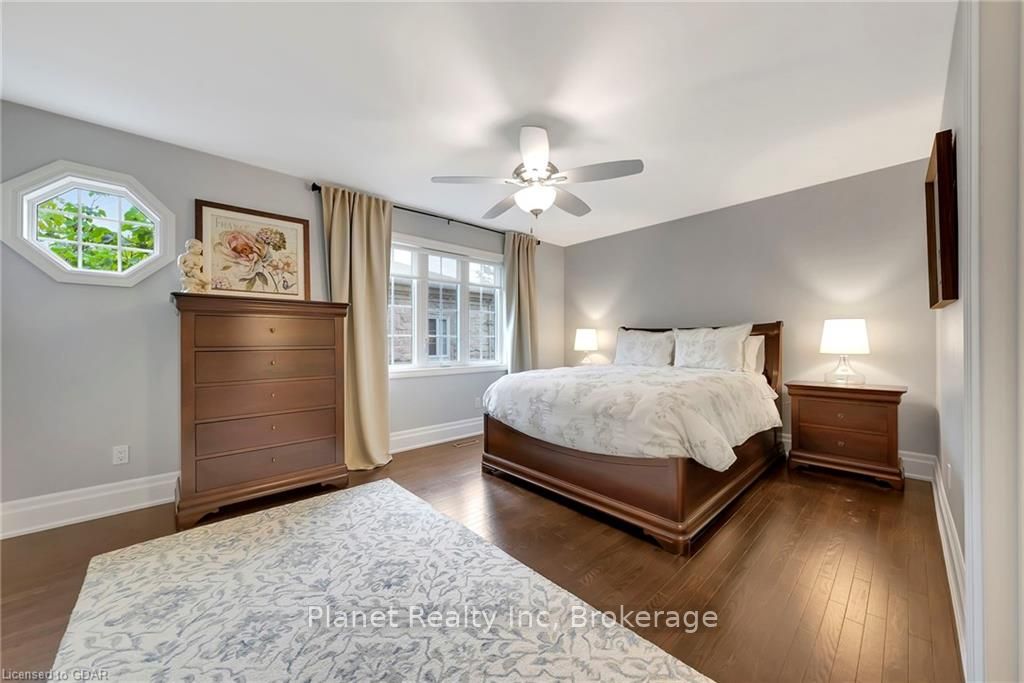 25 MANOR PARK Crescent #11
