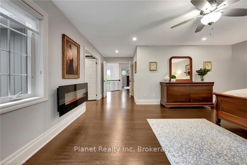 25 MANOR PARK Crescent #11