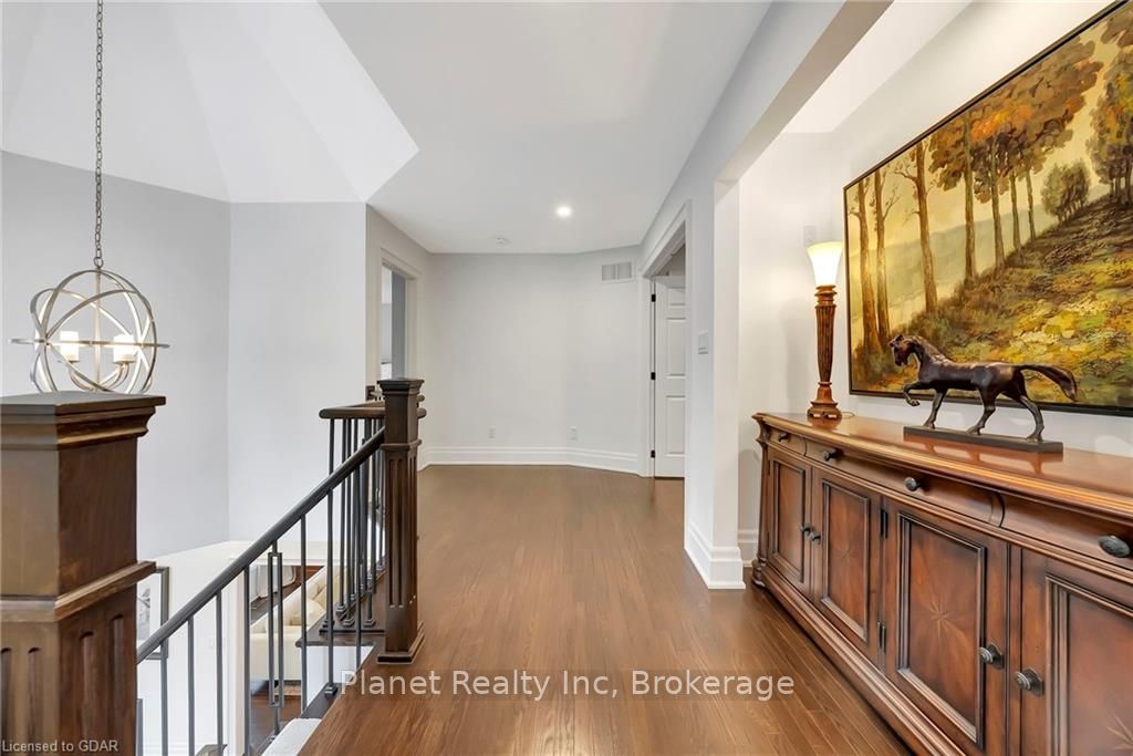 25 MANOR PARK Crescent #11