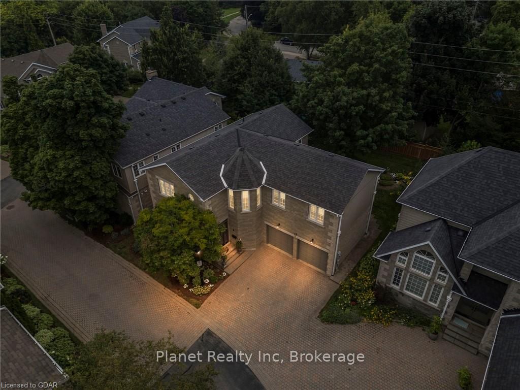 25 MANOR PARK Crescent #11