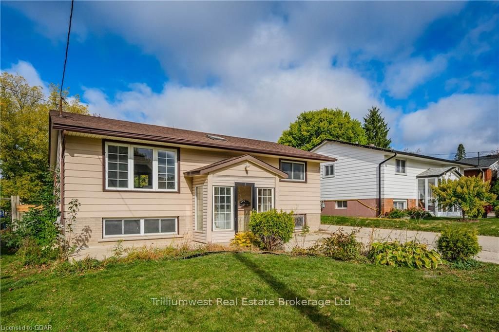 560 WOODLAWN Road E