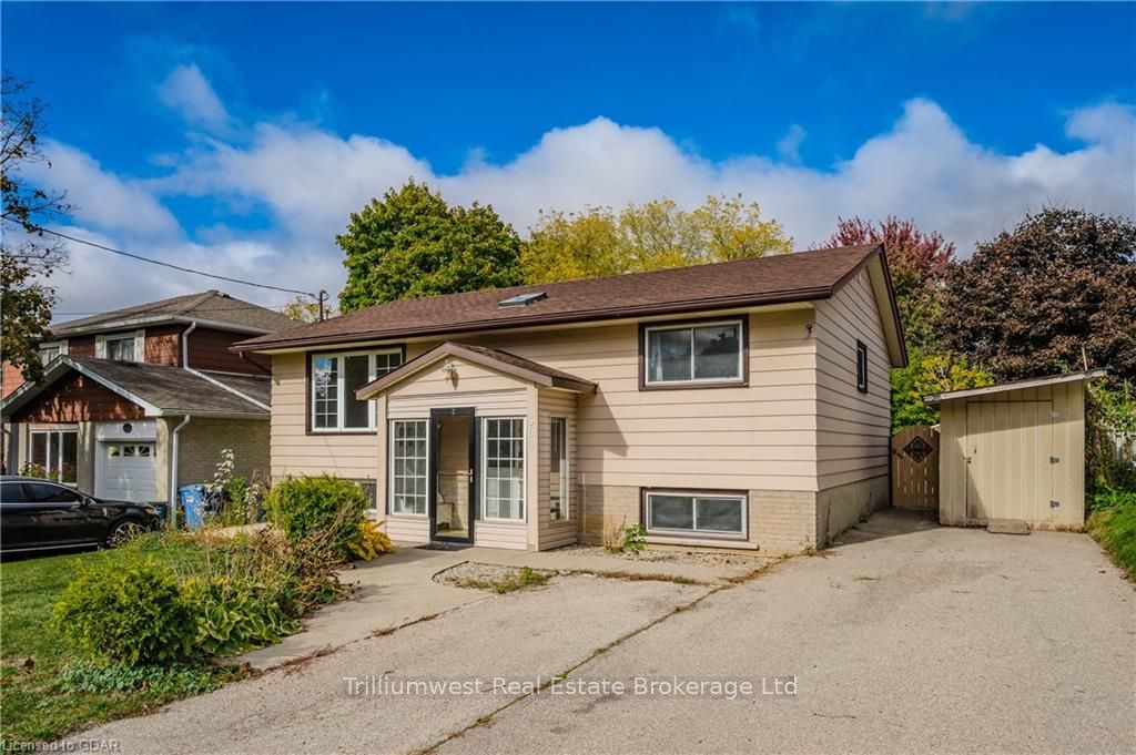 560 WOODLAWN Road E