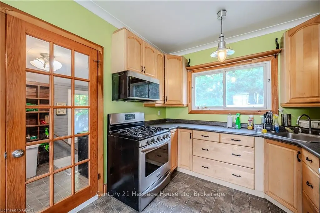 243 WELLINGTON Street