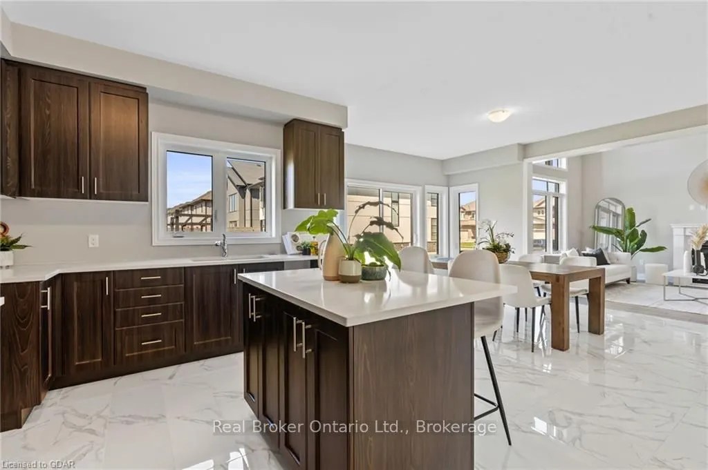 15 VENTURE Way