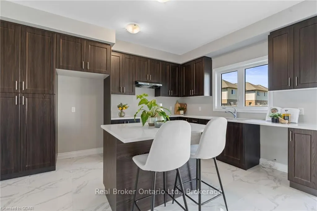 15 VENTURE Way