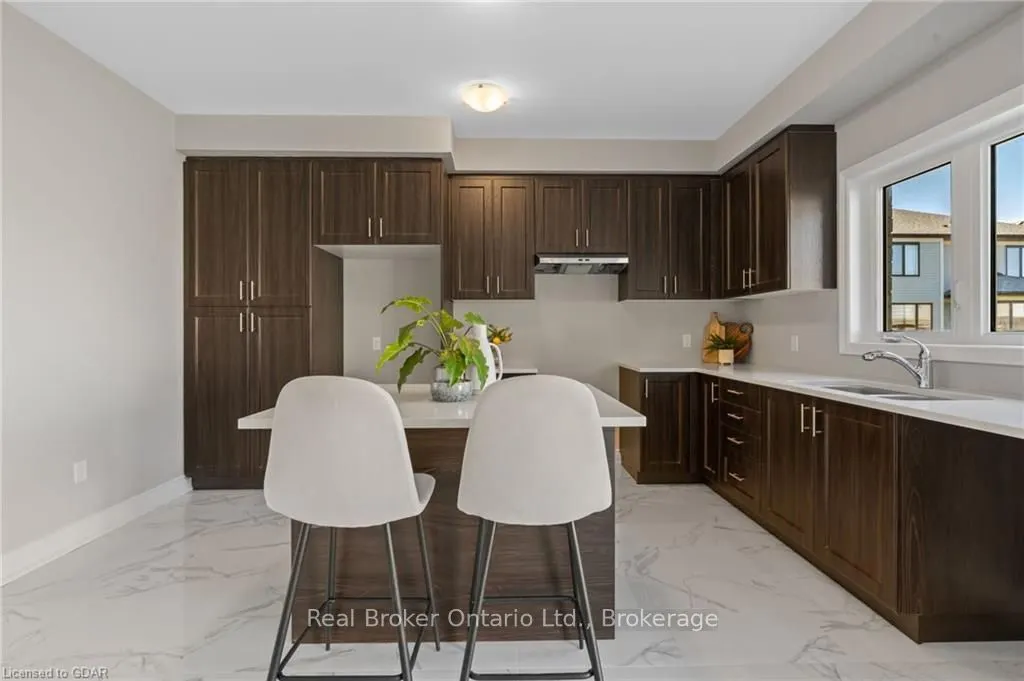 15 VENTURE Way