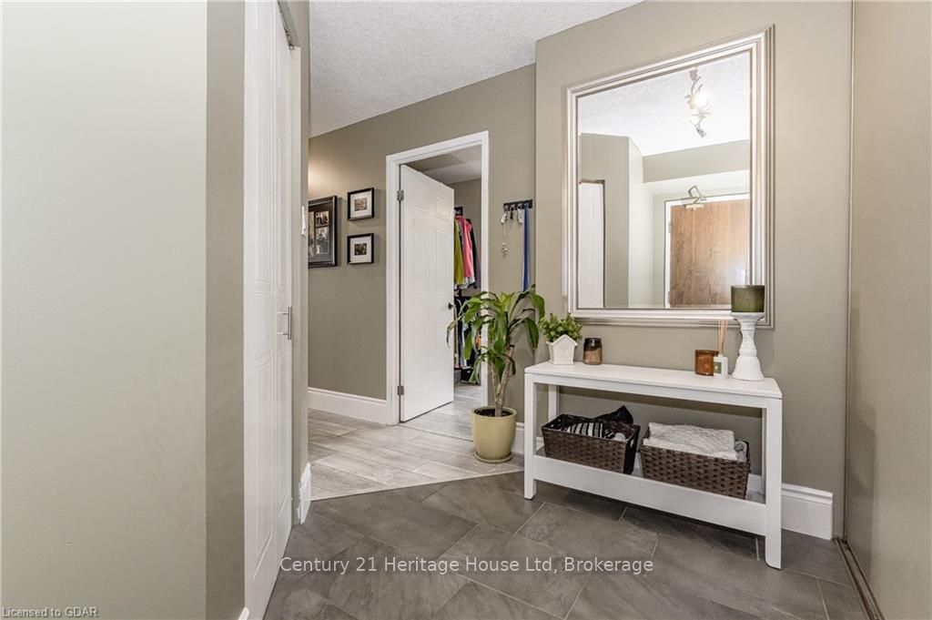 3227 KING Street E #409