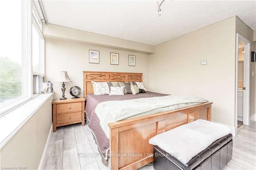 3227 KING Street E #409