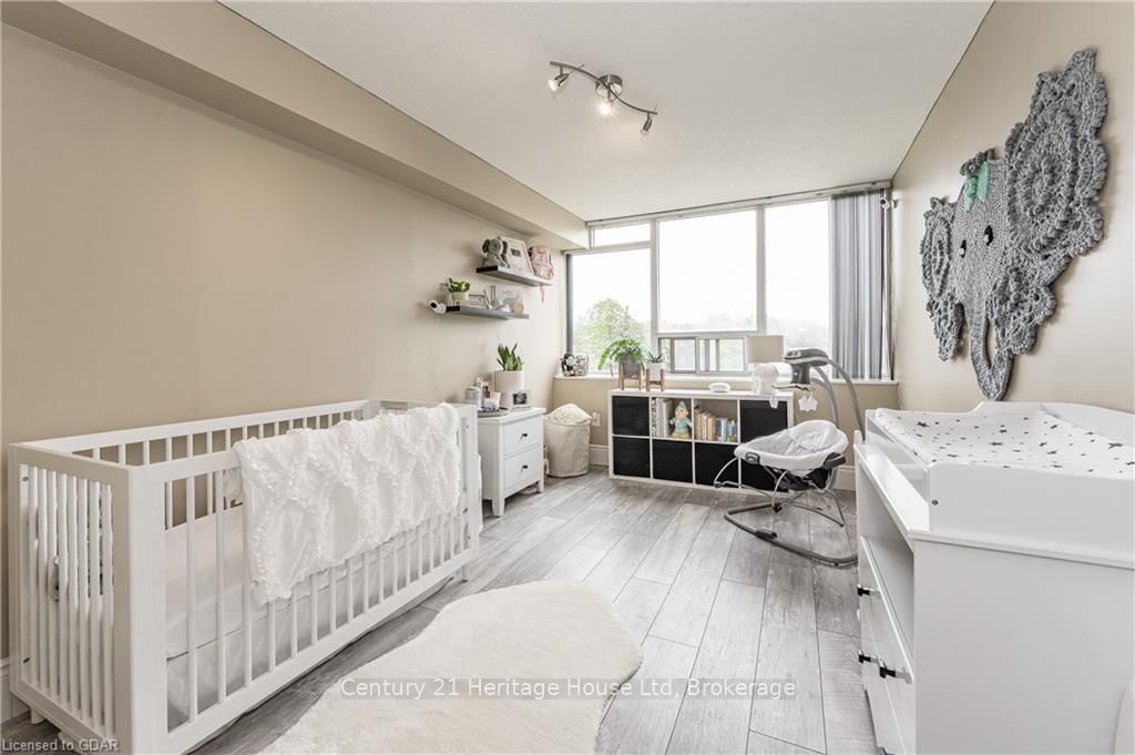 3227 KING Street E #409