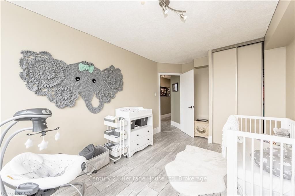 3227 KING Street E #409
