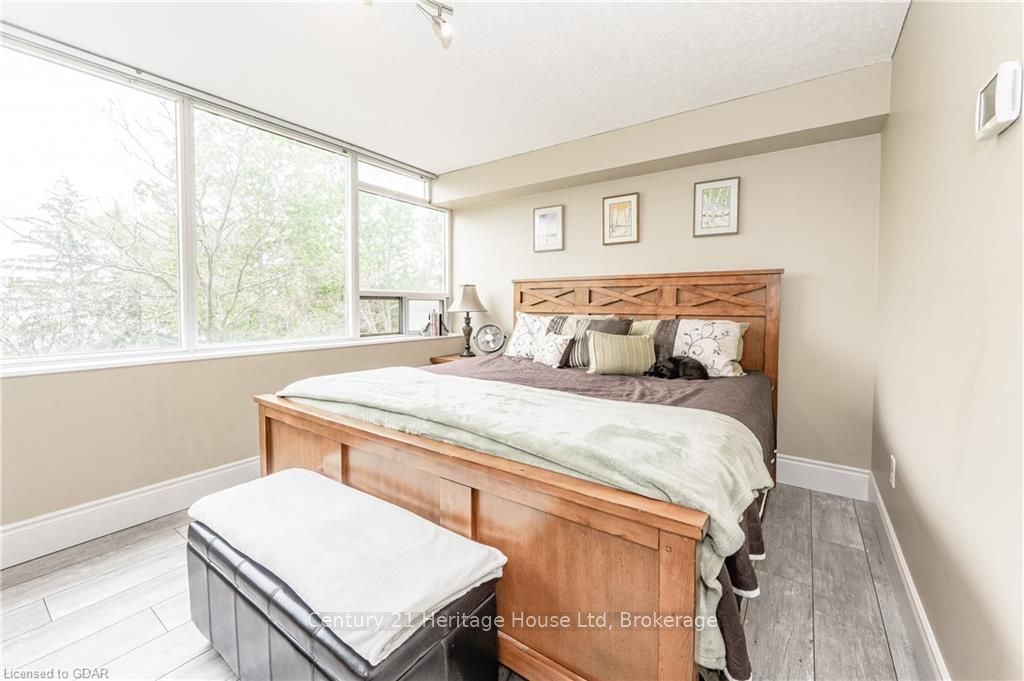 3227 KING Street E #409