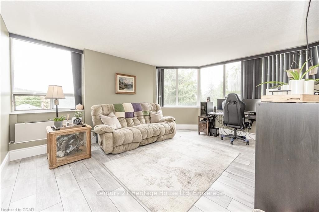 3227 KING Street E #409