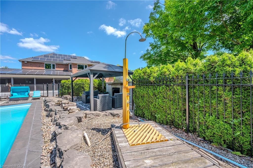 32 FOREST RIDGE Road