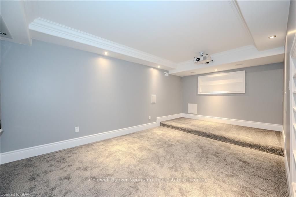 32 FOREST RIDGE Road