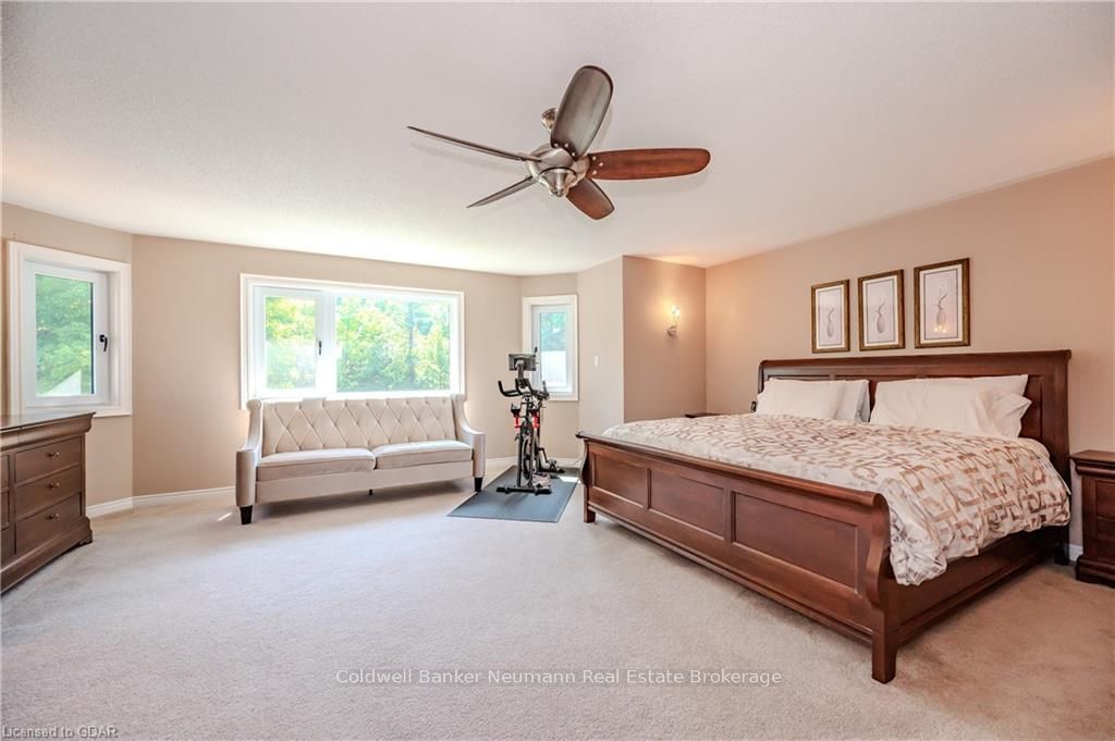 32 FOREST RIDGE Road