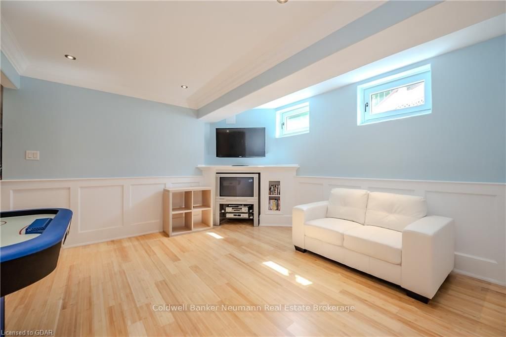 32 FOREST RIDGE Road
