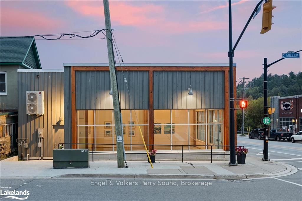 17 SEGUIN Street
