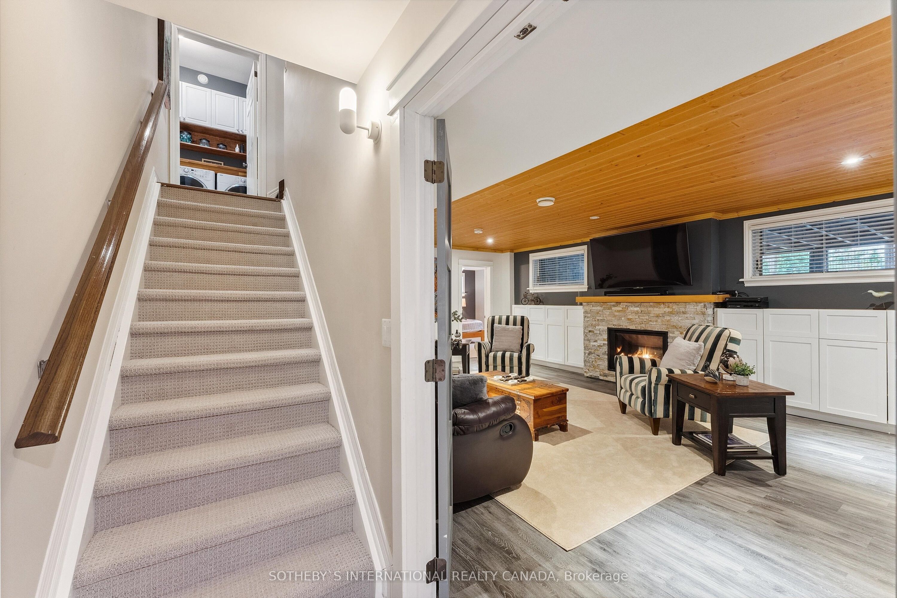 33 South Harbour Drive