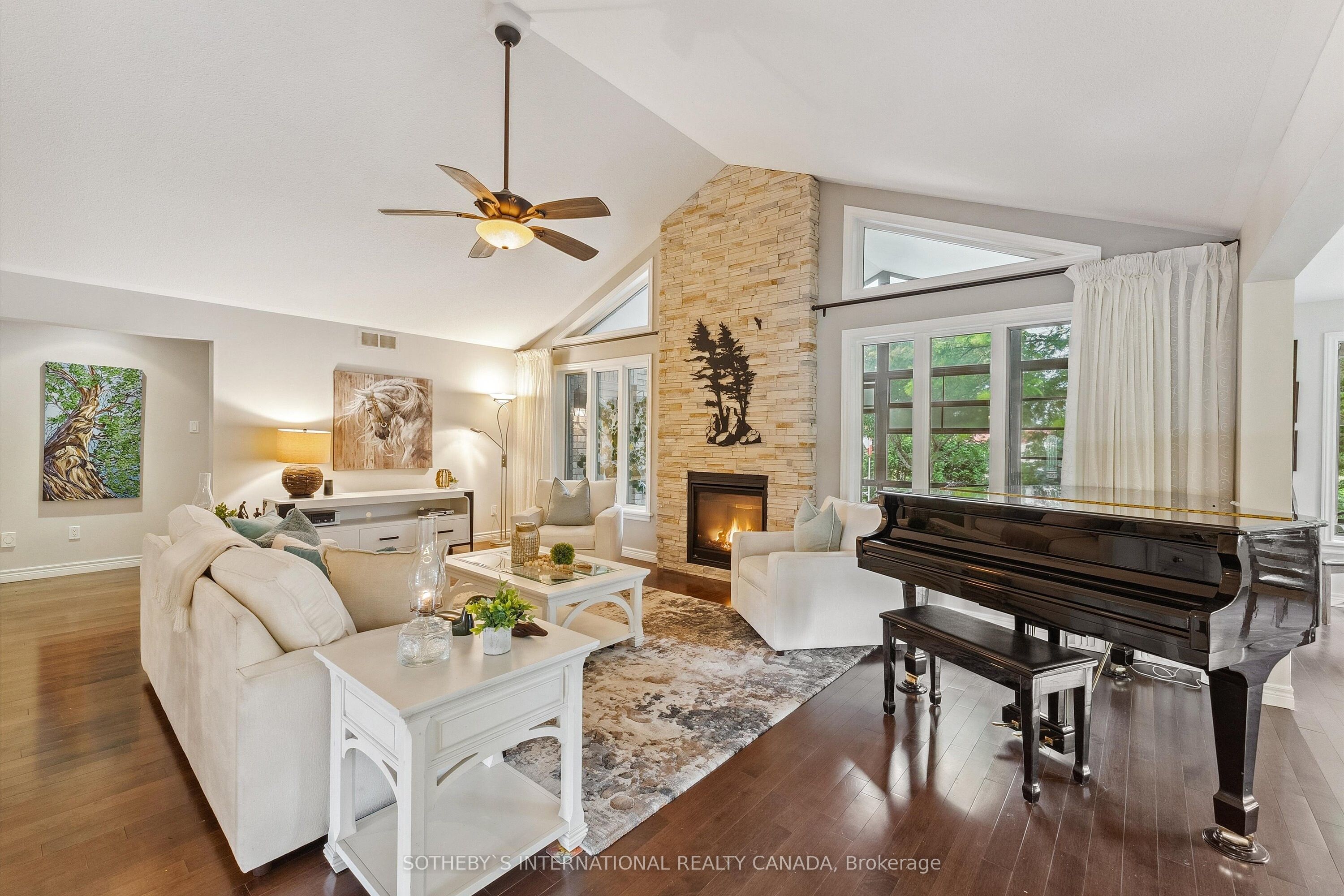 33 South Harbour Drive